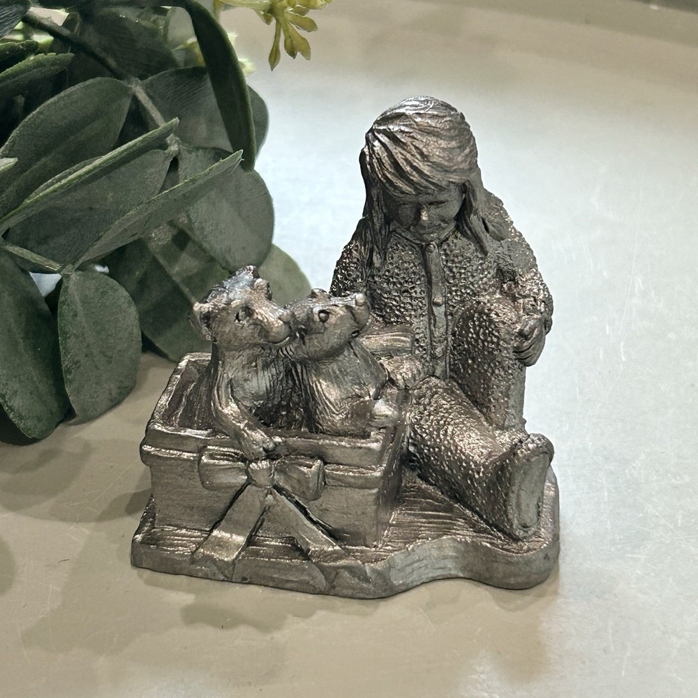 VTG Michael Ricker 2" PEWTER "Christmas Gift Little Girl & Puppy" #6633 Signed